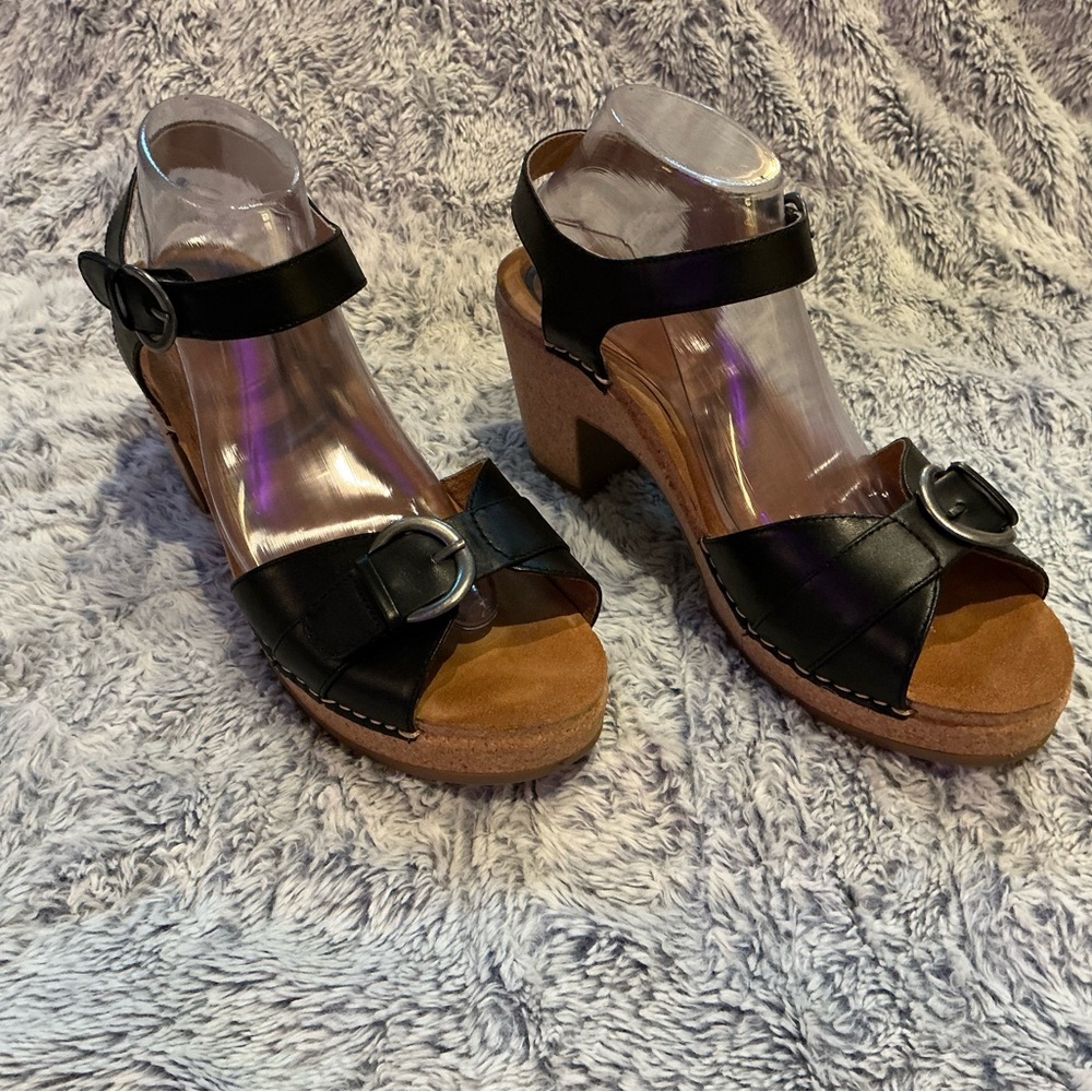 Aetrex Tory Black and Tan Women's Sandals